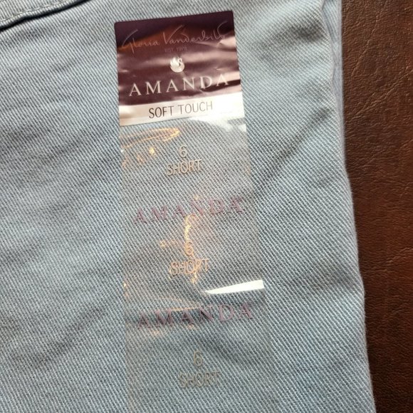 NWT Gloria Vanderbilt Amanda light blue denim jeans baby blue color size 6 Short - Picture 4 of 16